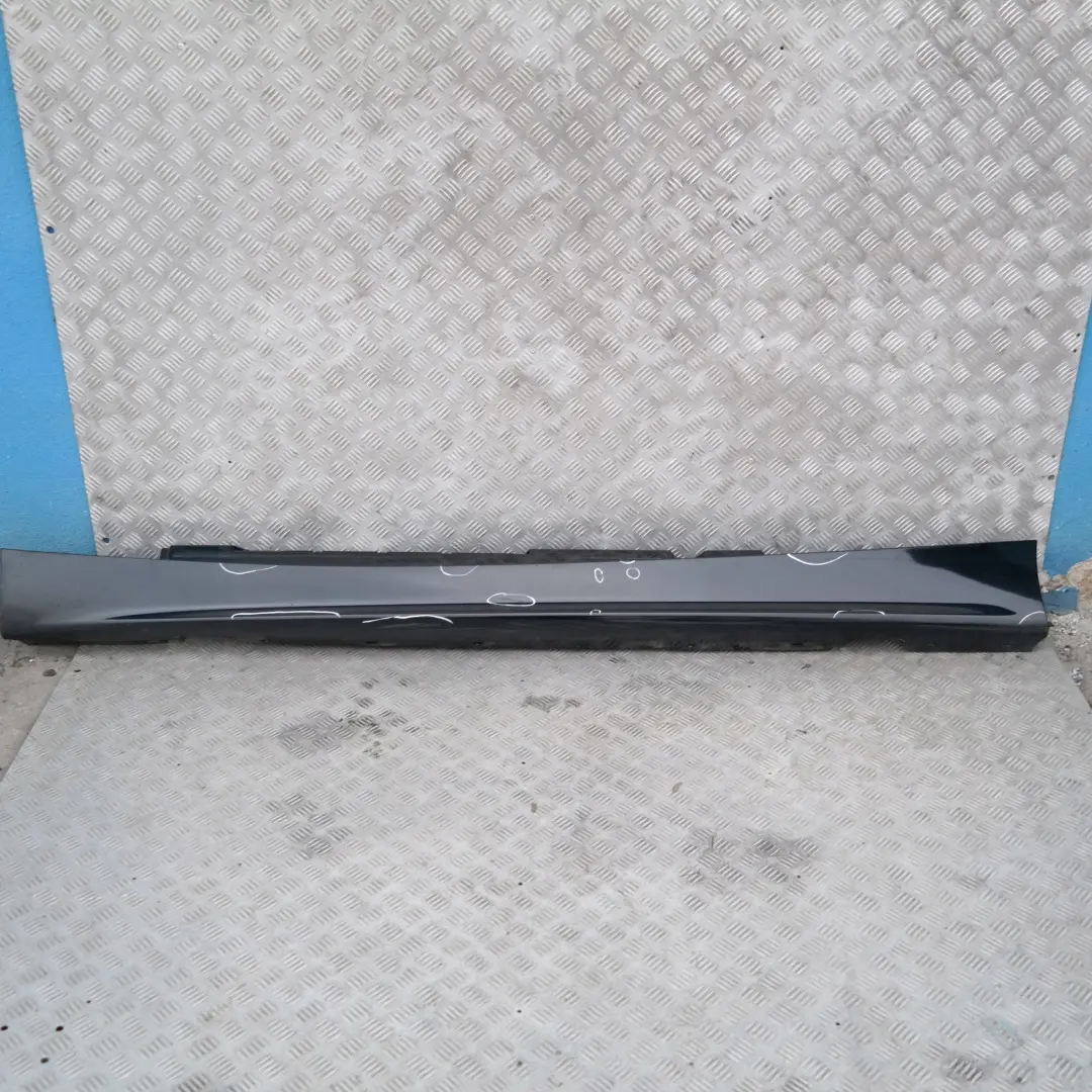 Schwellerleisten Seitenschweller Links Schwarz 2 - 668 für BMW E87 mit Teilenummer 51770032949 BMW E87 Schwellerleisten Seitenschweller Links Schwarz 2 - 668 - SKU 0032949-SCH3 - Teilenummer 51770032949