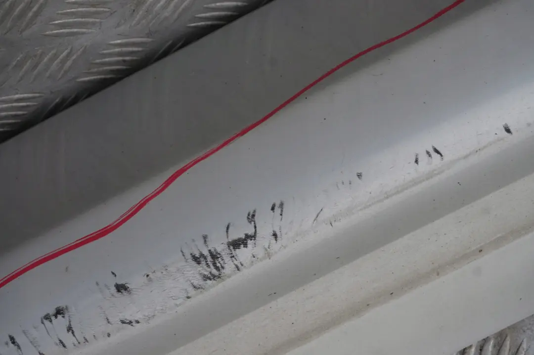 Listón de umbral Faldón lateral izquierdo Titansilber Silver Silber para BMW E90 E91 con número de pieza 32951 BMW E90 E91 Listón de umbral Faldón lateral izquierdo Titansilber Silver Silber - SKU 0032951-TS8 - Número de pieza 32951