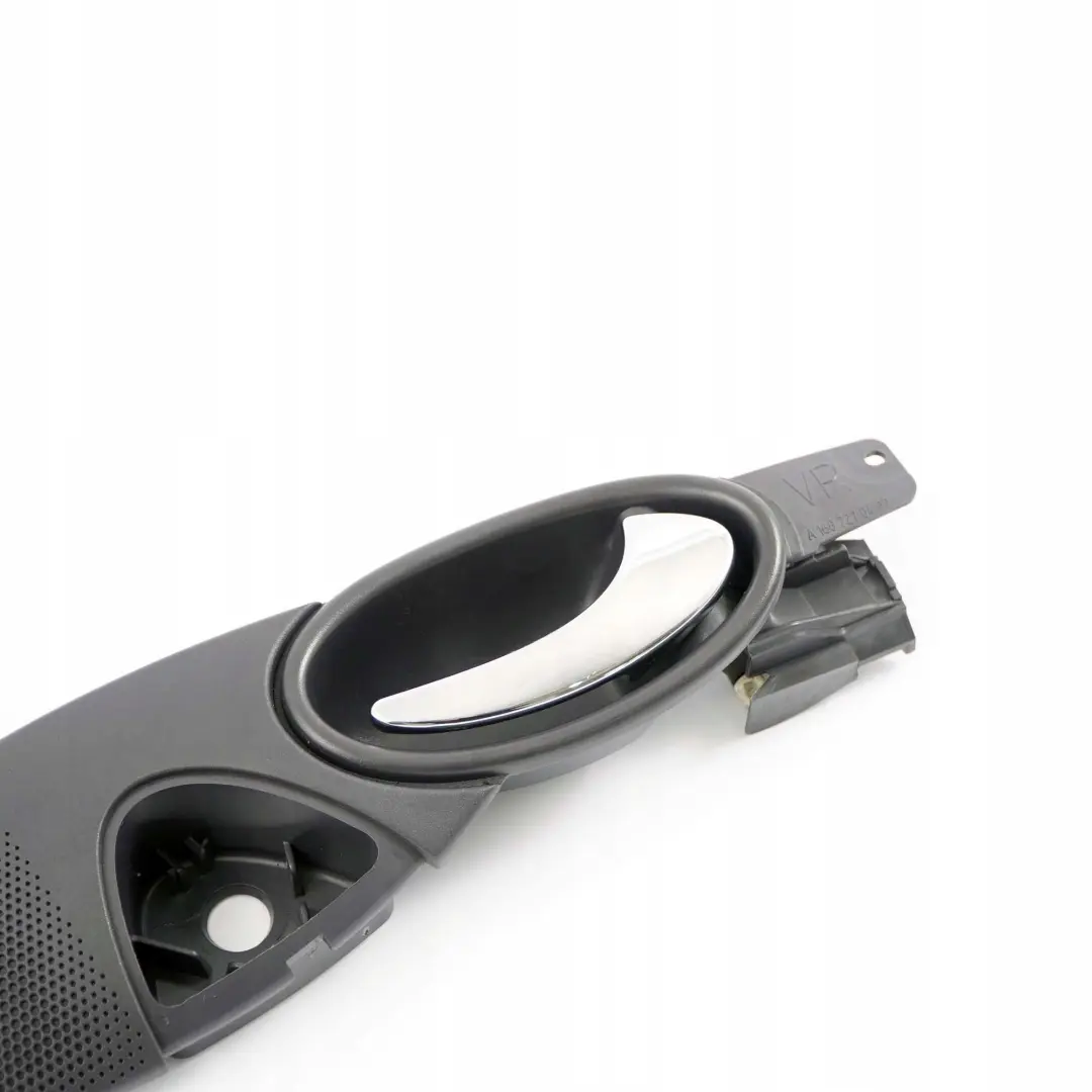 Mercedes-Benz A W168 Interior Tirador Puerta Delantera Derecha Gris para con número de pieza A1687600261 Mercedes-Benz A W168 Interior Tirador Puerta Delantera Derecha Gris - SKU A1687600261 - Número de pieza A1687600261