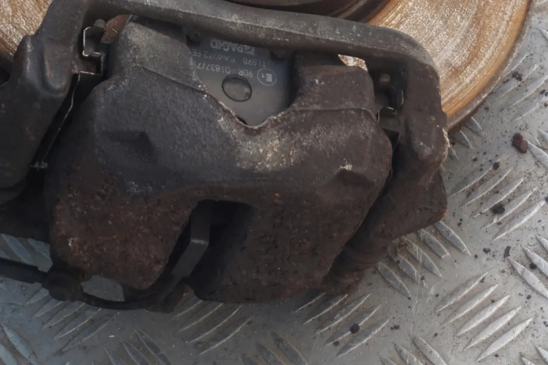 Front Left N/S Spring Strut Suspension Leg Brake Hub to BMW Mini R57 Cabrio S N18 with Part number 6789553 BMW Mini R57 Cabrio S N18 Front Left N/S Spring Strut Suspension Leg Brake Hub - SKU 6789553-1 - Part number 6789553