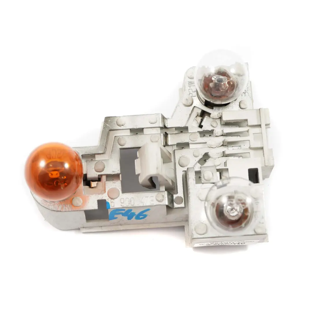 Luz Trasera Bombilla Derecha Portador Blanco Intermitente para BMW E46 Touring con número de pieza 6900472 BMW E46 Touring Luz Trasera Bombilla Derecha Portador Blanco Intermitente - SKU 6900472 - Número de pieza 6900472