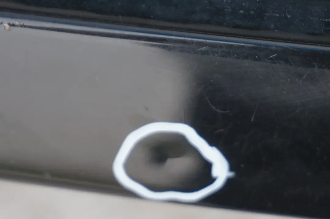 Klapa pokrywa bagażnika schwarz II 668 do BMW E61 o numerze 7166105 BMW E61 Klapa pokrywa bagażnika schwarz II 668 - SKU 7166105-SCH - Numer Części 7166105