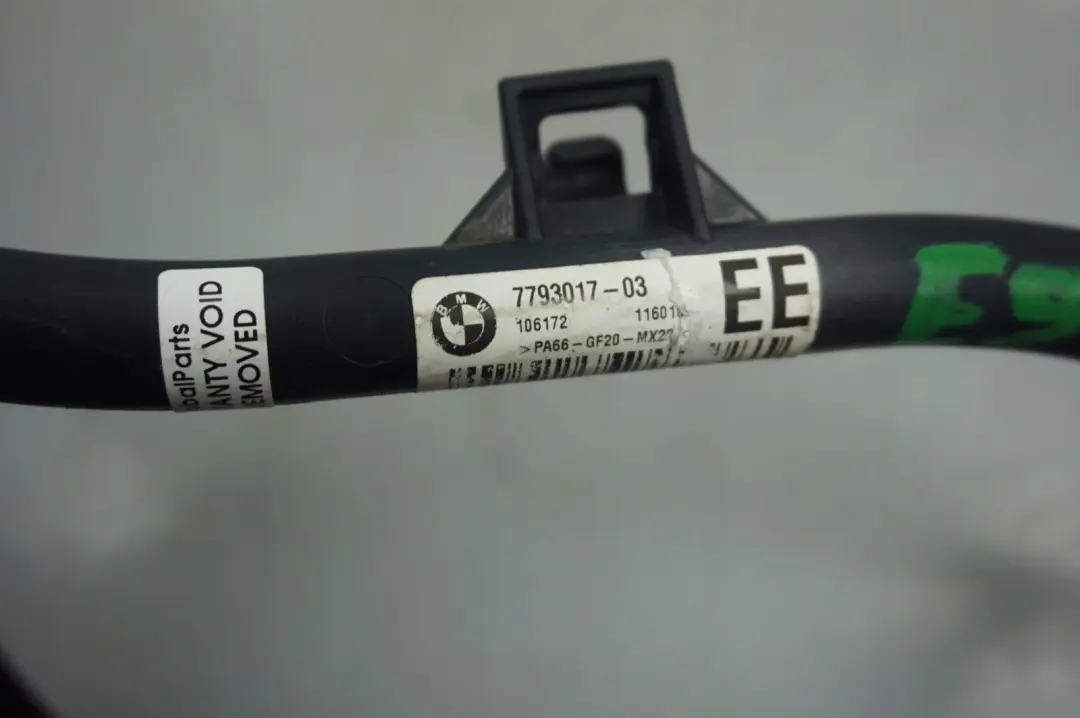 Tuyau Zusatzwasserpumpe-Wasserventil pour BMW 5 6 E60 E60N E61 E61N LCI E63 à propos du numéro de pièce 64216923944 BMW 5 6 E60 E60N E61 E61N LCI E63 Tuyau Zusatzwasserpumpe-Wasserventil - SKU 6923944 - Numéro de pièce 64216923944