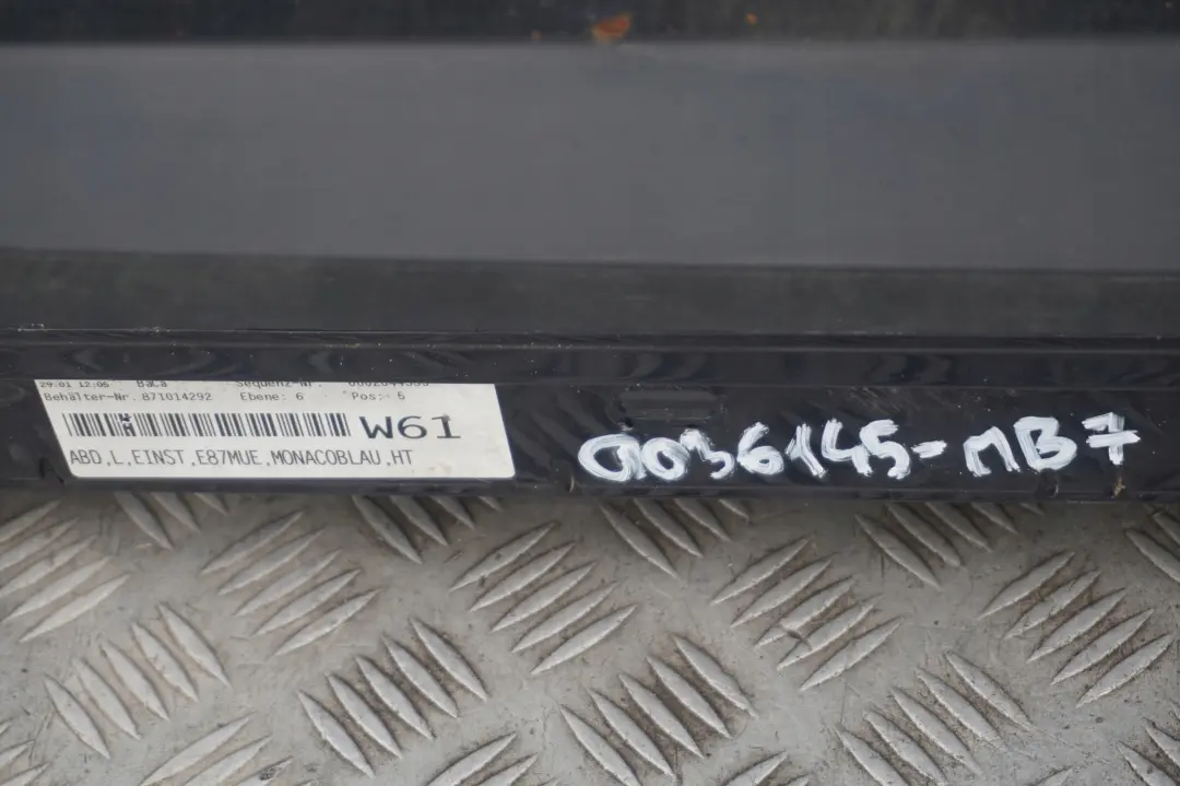 Nakładka próg lewy listwa progowa do BMW E87 LCI o numerze 0036145 BMW E87 LCI Nakładka próg lewy listwa progowa - SKU 0036145-MB7 - Numer Części 0036145