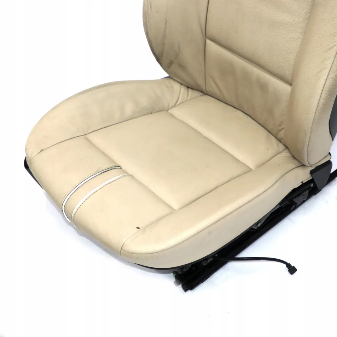 E83N Siege avant Droit Cuir Nevada / Huitre Seance pour BMW X3 E83 LCI à propos du numéro de pièce 3454316 BMW X3 E83 LCI E83N Siege avant Droit Cuir Nevada / Huitre Seance - SKU 3454316 - Numéro de pièce 3454316