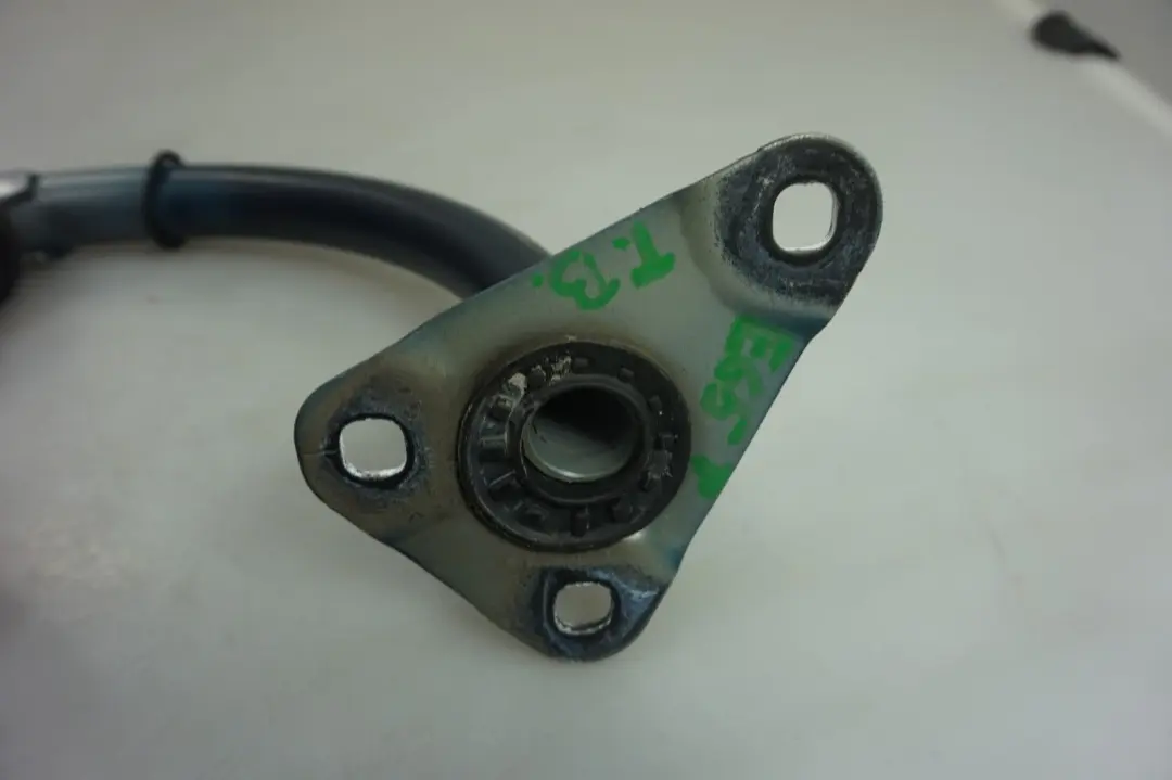 Zawias bagażnika prawy Toledoblau do BMW E65 o numerze 8240340 BMW E65 Zawias bagażnika prawy Toledoblau - SKU 8240340-TDB - Numer Części 8240340