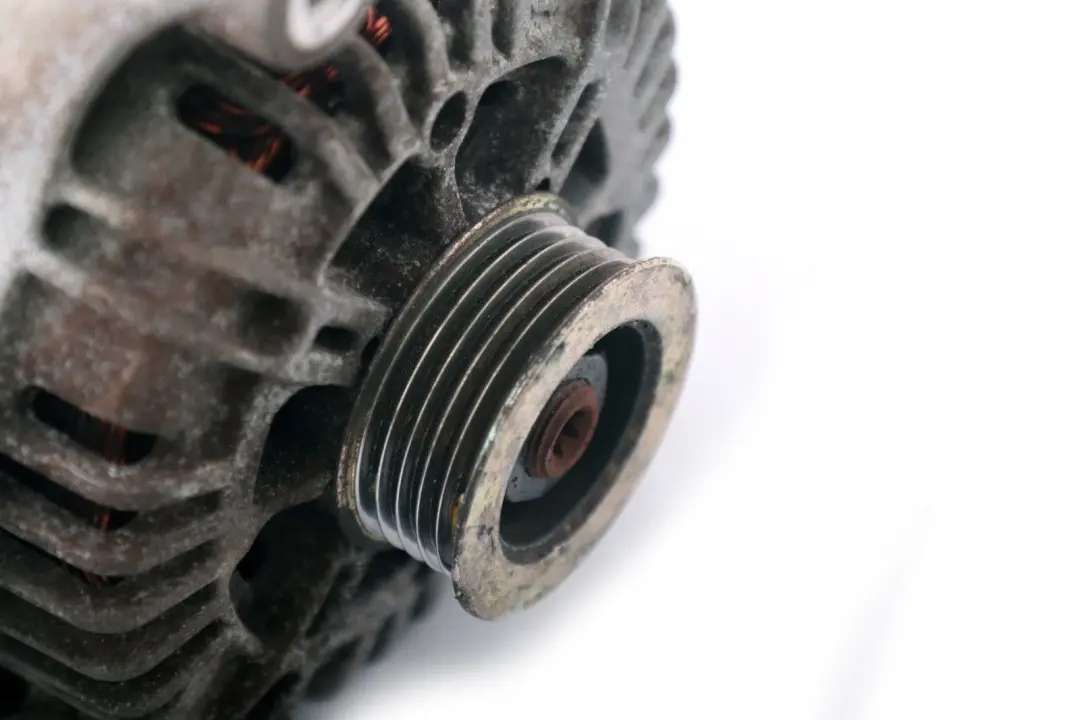 Alternator N47N diesel 150A do MINI R55 R56 LCI o numerze 7823292 MINI R55 R56 LCI Alternator N47N diesel 150A - SKU 7823292 - Numer Części 7823292