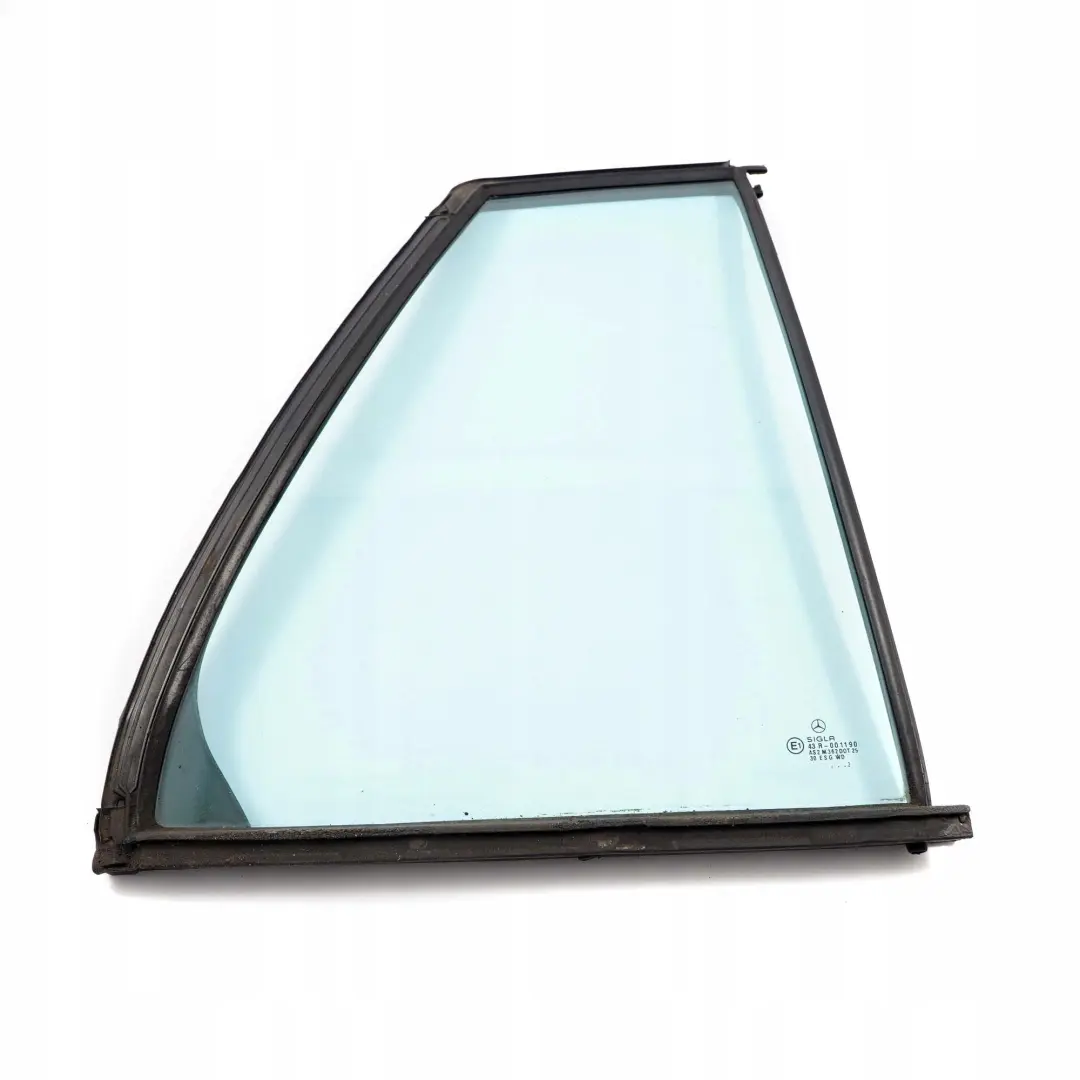 Mercedes-Benz W210 Break Arriere Droite Latte Triangulaire Verre Bleu pour à propos du numéro de pièce A2107351209 Mercedes-Benz W210 Break Arriere Droite Latte Triangulaire Verre Bleu - SKU A2107351209 - Numéro de pièce A2107351209