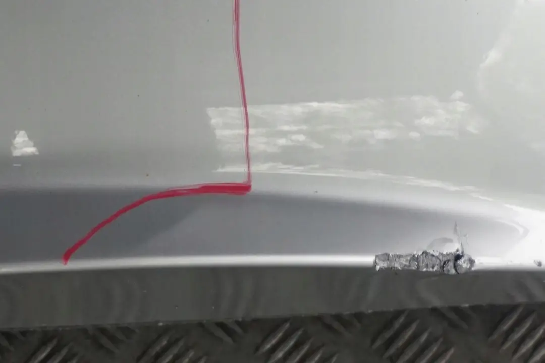 Bumper Trim Panel Titansilber Silver - 354 to BMW Z4 Series E85 Convertible Rear with Part number 0034437 BMW Z4 Series E85 Convertible Rear Bumper Trim Panel Titansilber Silver - 354 - SKU 0031136-TS1 - Part number 0034437