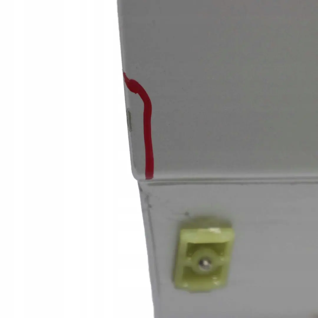 Puerta Delantera Derecha Plata Brillante Metalizado - 744 para Mercedes C W203 CL203 con número de pieza A2037201605 Mercedes C W203 CL203 Puerta Delantera Derecha Plata Brillante Metalizado - 744 - SKU A2037201605-BRS - Número de pieza A2037201605