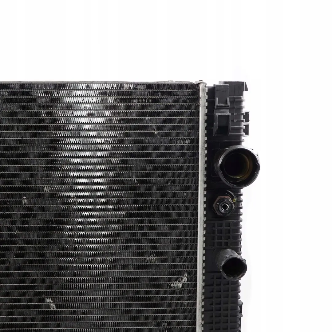 Mercedes W204 W207 W212 Radiador De refrigeracion De aire del motor - SKU A2045004303 - Número de pieza A2045004303
