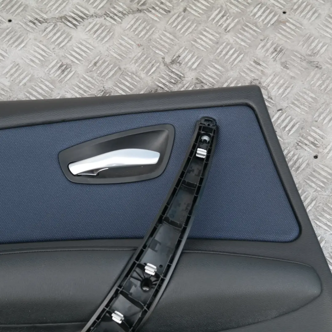 Revestimiento de Tarjeta Puerta Panel Trasero Izquierdo Azul para BMW E87 LCI E87N con número de pieza 51419121195 BMW E87 LCI E87N Revestimiento de Tarjeta Puerta Panel Trasero Izquierdo Azul - SKU 9121195 - Número de pieza 51419121195