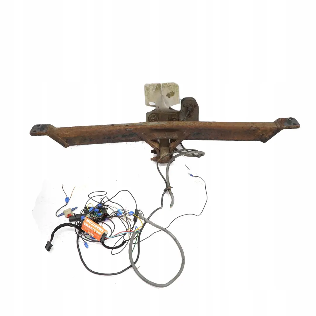 Mercedes-Benz E W210 Estate S210 Rear Towing Hitch Towbar Mechanism Coupling to with Part number A2103100495 Mercedes-Benz E W210 Estate S210 Rear Towing Hitch Towbar Mechanism Coupling - SKU A2103100495 - Part number A2103100495