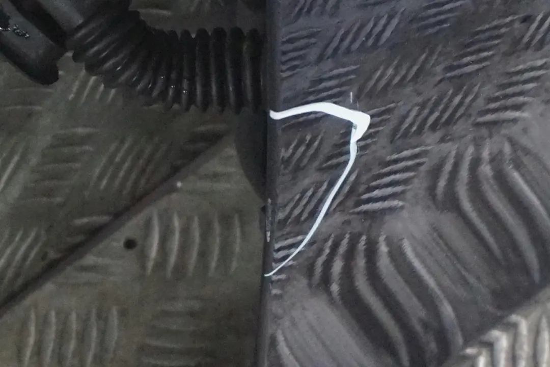 Drzwi lewe przednie Tiefseeblau do BMW E60 E61 o numerze 7202339 BMW E60 E61 Drzwi lewe przednie Tiefseeblau - SKU 7202339-DSB - Numer Części 7202339