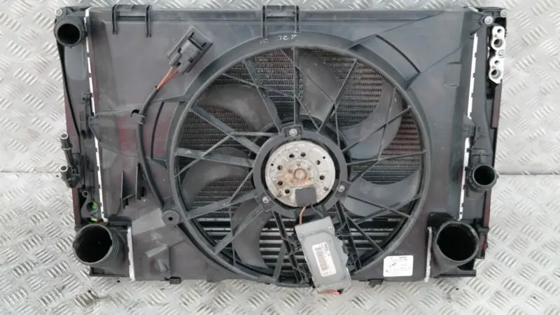 BMW E87 E90 E91 Complete Set Radiator Fan Housing with Fan Diesel M47