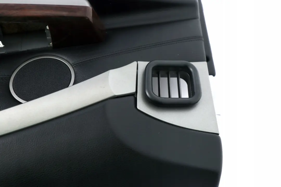 Puerta Forro de la tarjeta de panel de cuero negro delantero derecho para BMW E65 E66 con número de pieza 7038492 BMW E65 E66 Puerta Forro de la tarjeta de panel de cuero negro delantero derecho - SKU 7038492 - Número de pieza 7038492