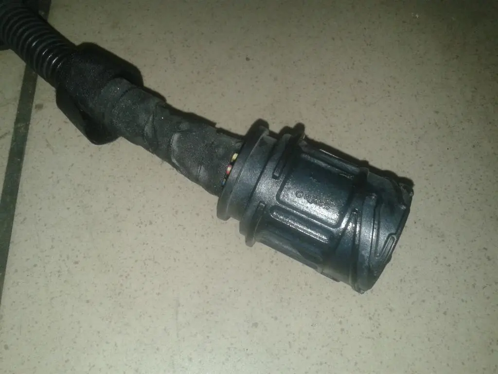 BMW E60 E61N M5 E63 E64 M6 Mazo De cables bloque De valvulas caja De cambios - SKU 7837427 - Número de pieza 23017837427