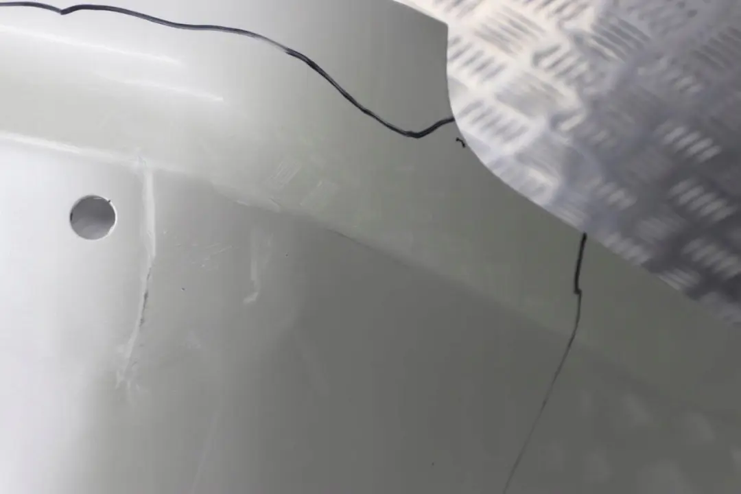 Complete Rear Bumper PDC White Gold to BMW 3 Series E92 E93 M3 with Part number 0433104 BMW 3 Series E92 E93 M3 Complete Rear Bumper PDC White Gold - SKU 0433104-WG - Part number 0433104