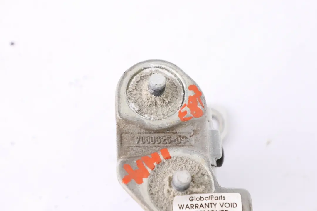 Scharnier Heckklappe Links 7060625 für BMW 1 er E81 E87 E87 LCI mit Teilenummer 7067219 BMW 1 er E81 E87 E87 LCI Scharnier Heckklappe Links 7060625 - SKU 7060625-WHI - Teilenummer 7067219