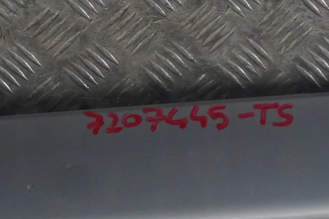 drzwi lewe przednie titansilber do BMW E81 E88 o numerze 7207445 BMW E81 E88 drzwi lewe przednie titansilber - SKU 7207445-TS1 - Numer Części 7207445
