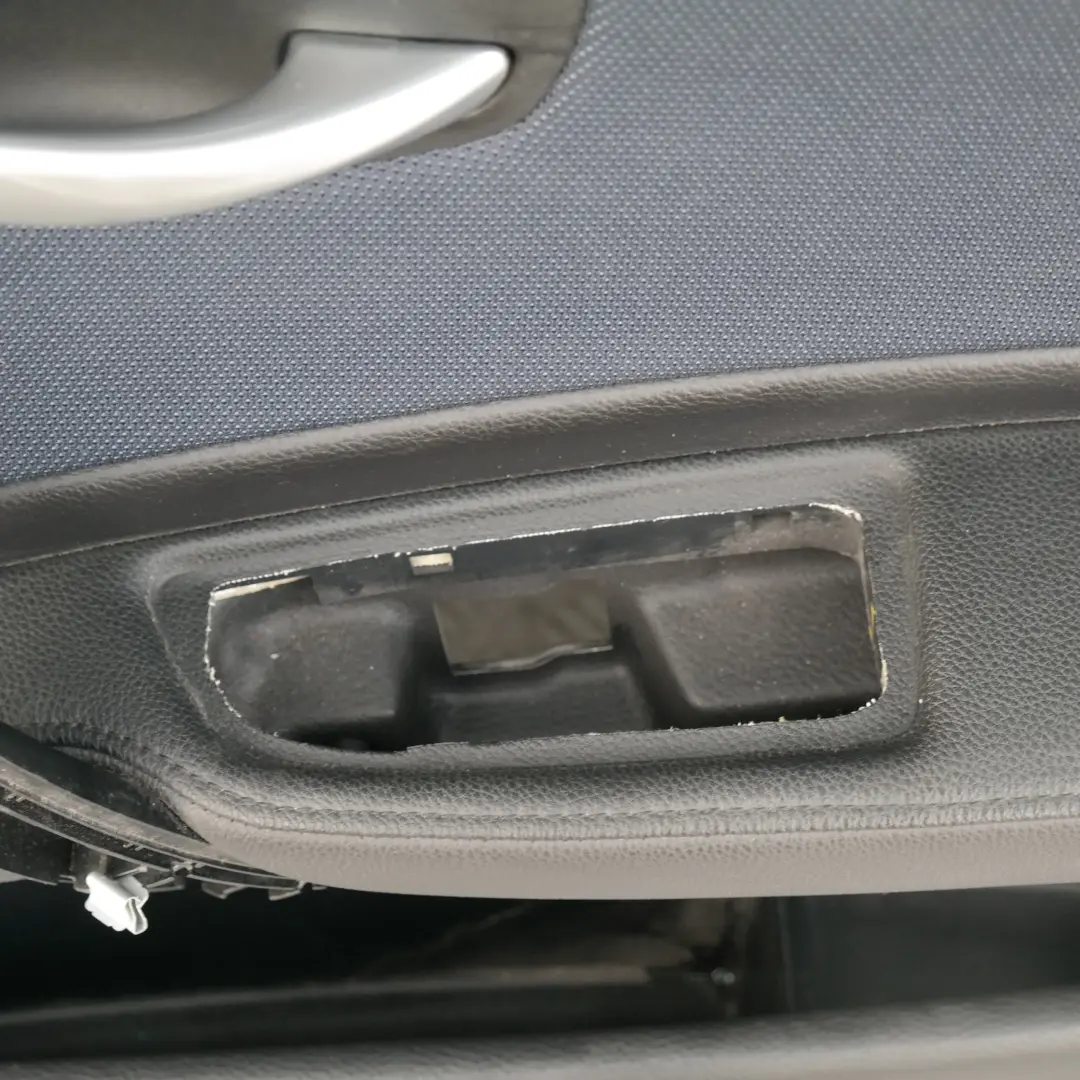 Tapicerka boczek drzwi prawy przód do BMW E87 LCI o numerze 51419121148 BMW E87 LCI Tapicerka boczek drzwi prawy przód - SKU 9121148 - Numer Części 51419121148