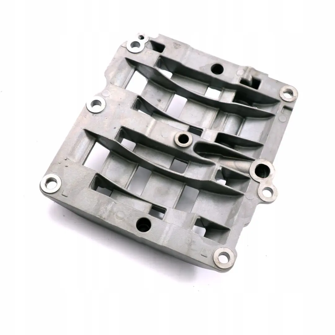 Oil Slump Baffle BMW F10 F20 F21 F30 F31 N47N Diesel Unit Engine to with Part number 7810823 Oil Slump Baffle BMW F10 F20 F21 F30 F31 N47N Diesel Unit Engine - SKU 7810823 - Part number 7810823