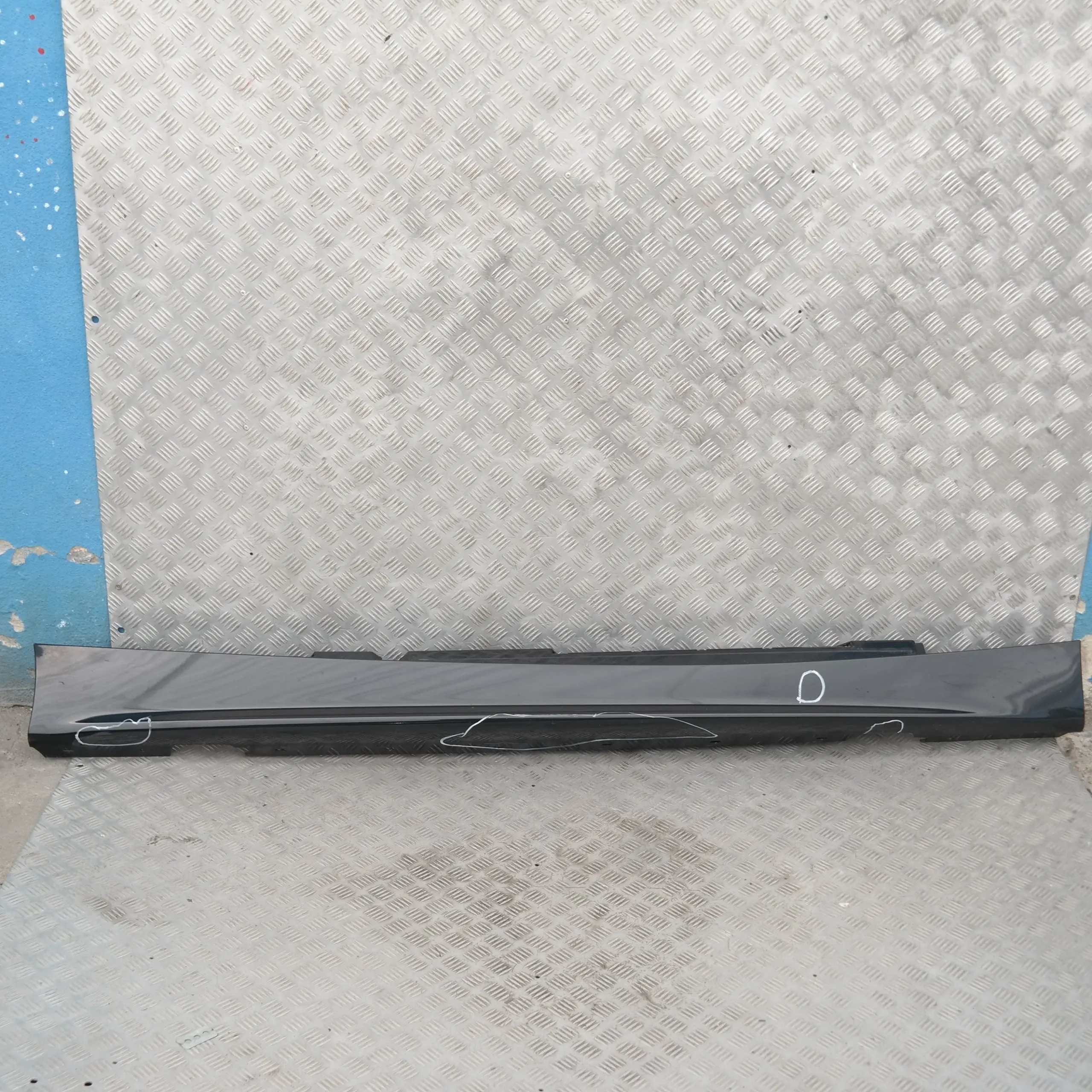 BMW E87 Listón de umbral faldón lateral derecho Zafiro negro metalizado 475