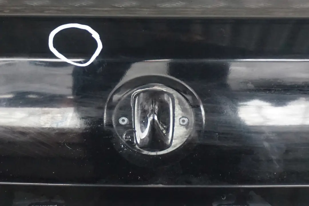 Klapa tylna bagażnika schwarz II do BMW E90 LCI o numerze 7254425 BMW E90 LCI Klapa tylna bagażnika schwarz II - SKU 7254425-SCH4 - Numer Części 7254425