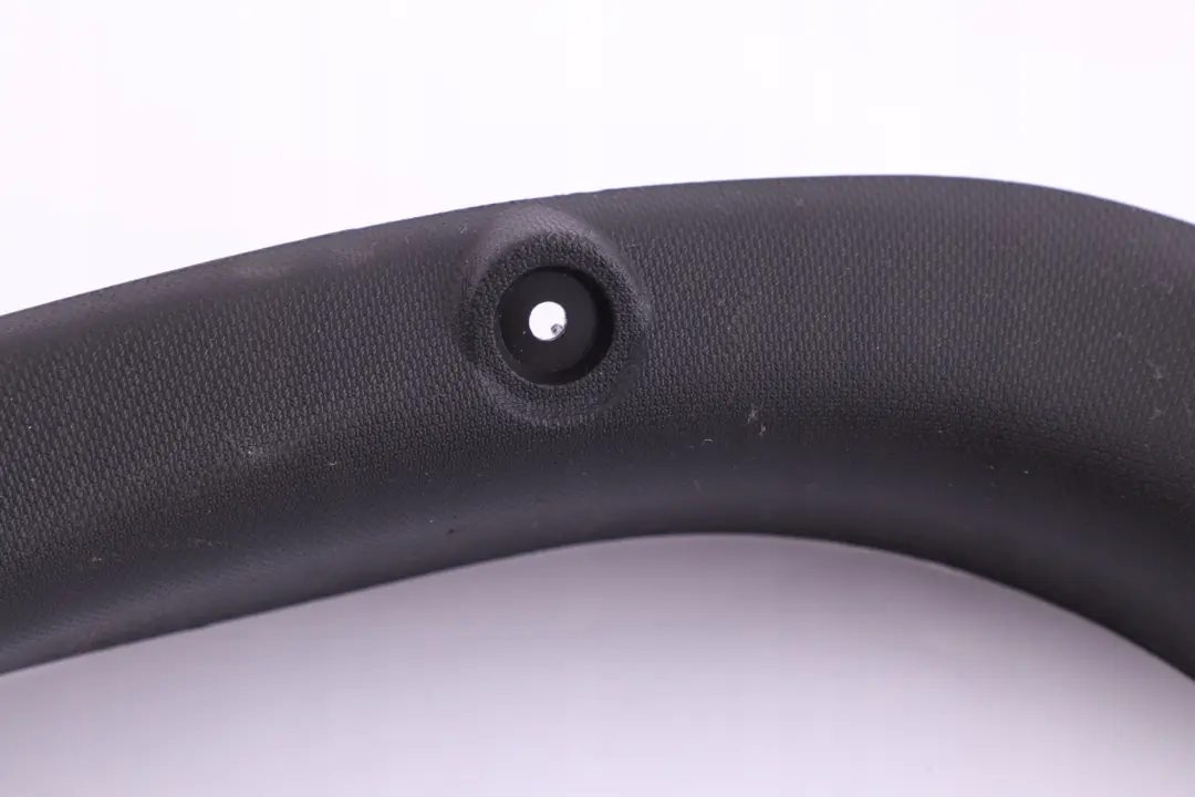 Embellecedor Panel Maletero BMW F20 F21 Tapa Derecha Lado Exterior Negro para con número de pieza 7239898 Embellecedor Panel Maletero BMW F20 F21 Tapa Derecha Lado Exterior Negro - SKU 7239898 - Número de pieza 7239898