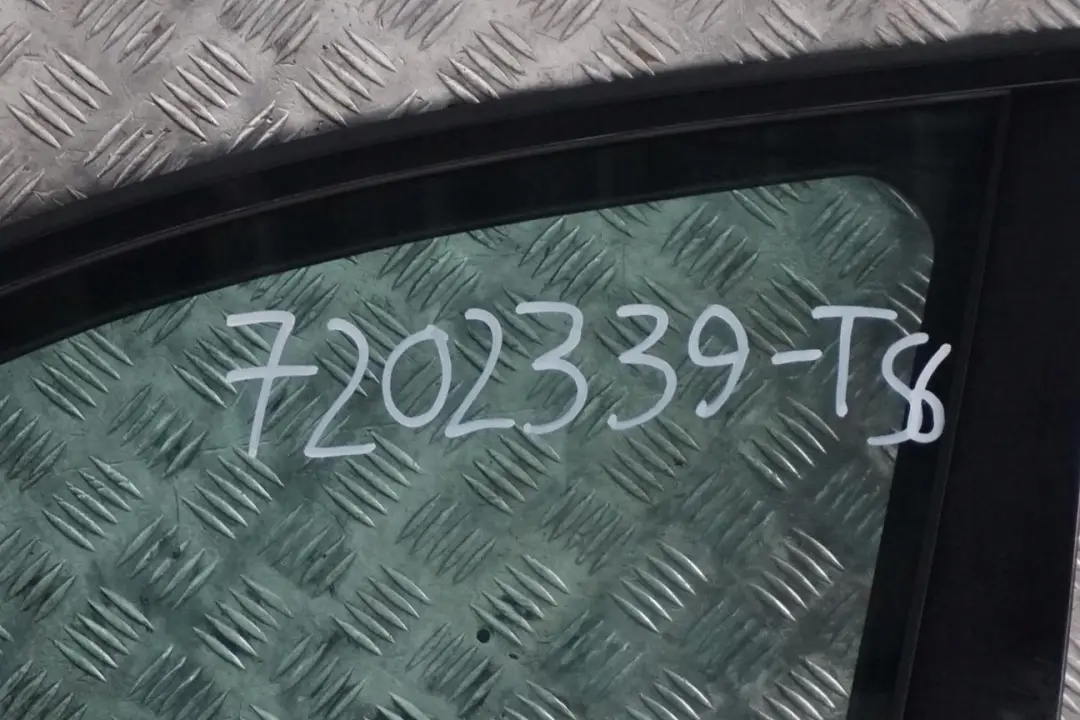 Cote Conducteur Porte avant Gauche Argent Titane Metallise pour BMW E60 E61 à propos du numéro de pièce 7202339 BMW E60 E61 Cote Conducteur Porte avant Gauche Argent Titane Metallise - SKU 7202339-TS6 - Numéro de pièce 7202339