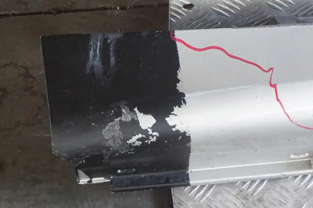 Schwellerleiste Blende Schweller Links Titansilber für BMW 5 E60 E61 2 M5 M Sport mit Teilenummer 0396899 BMW 5 E60 E61 2 M5 M Sport Schwellerleiste Blende Schweller Links Titansilber - SKU 0396899-TS2 - Teilenummer 0396899