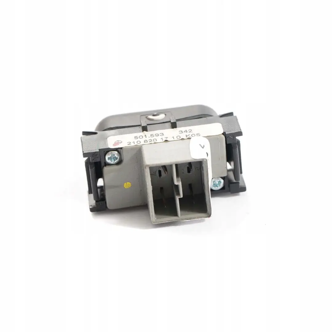 Interruptor De proteccion antirrobo De remolque para Mercedes E W202 W210 con número de pieza A2108201710 Mercedes E W202 W210 Interruptor De proteccion antirrobo De remolque - SKU A2108201710 - Número de pieza A2108201710