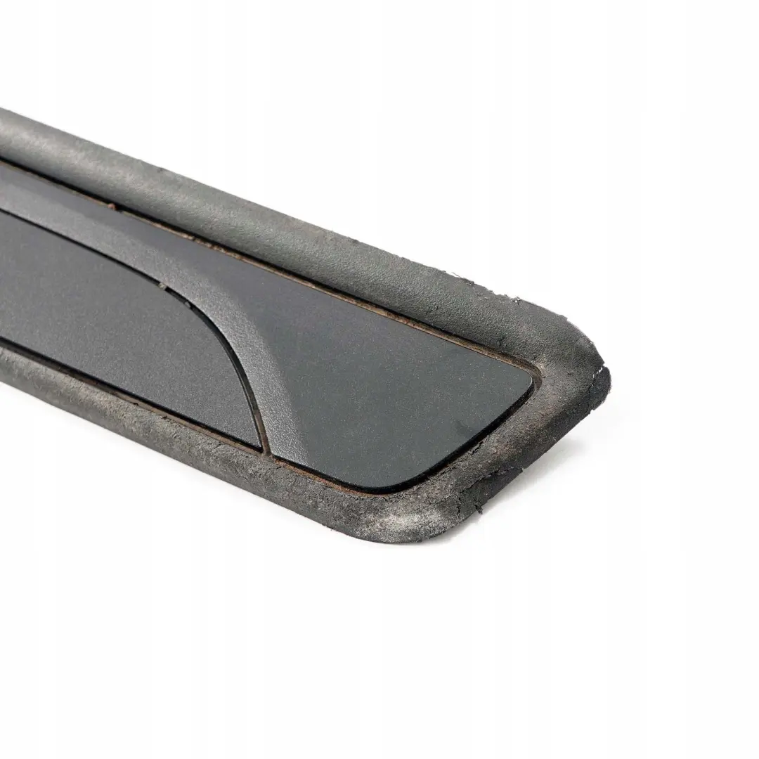 Osłona listwa progu prawa M-PAKIET do BMW E81 E82 o numerze 8045292 BMW E81 E82 Osłona listwa progu prawa M-PAKIET - SKU 8045292 - Numer Części 8045292