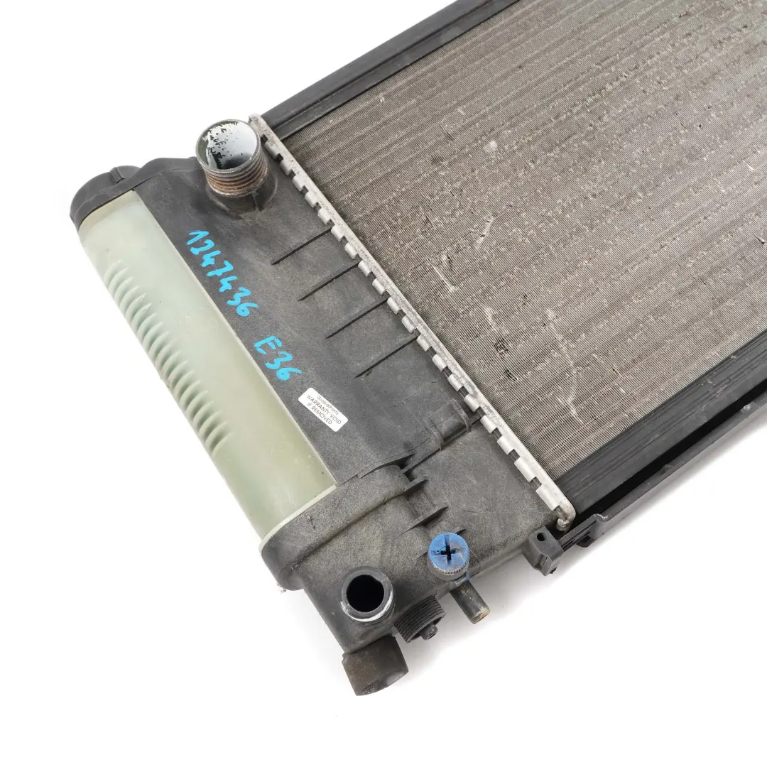 BMW E34 E36 316i 318i 318is 518i Radiador De refrigeracion del motor - SKU 1247436 - Número de pieza 8390435