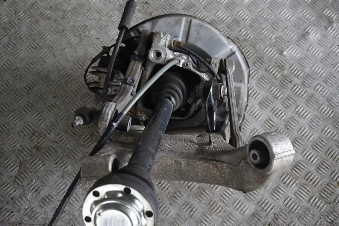 M47N2 Eje de Salida Trasero Izquierdo Pata Suspension Soporte Rueda para BMW E60 520d con número de pieza 6770905 BMW E60 520d M47N2 Eje de Salida Trasero Izquierdo Pata Suspension Soporte Rueda - SKU 6770905-13 - Número de pieza 6770905