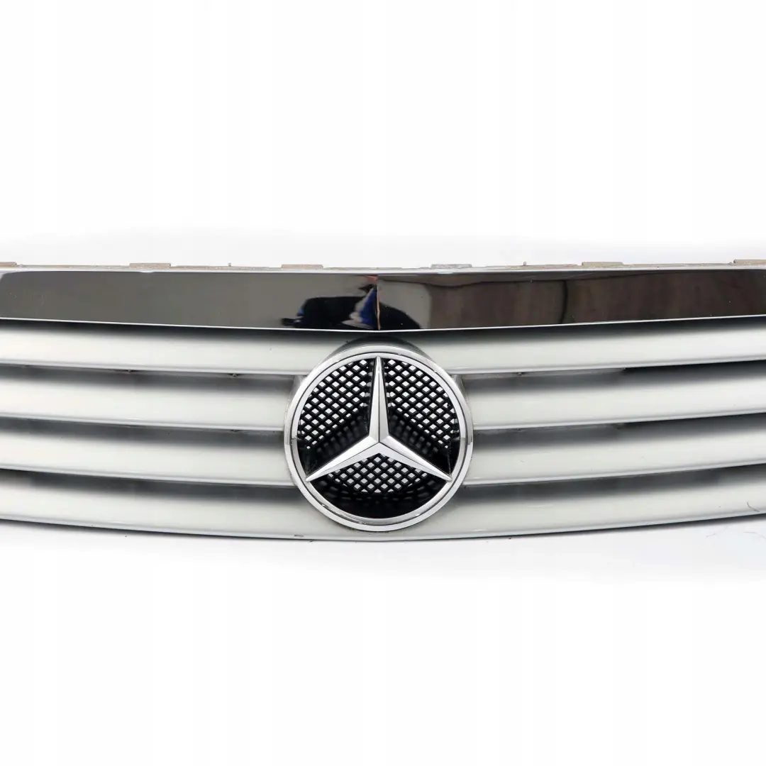 Mercedes-Benz W168 Calandre Transporteur Polar Silver 761 Argent pour à propos du numéro de pièce A1688880360 Mercedes-Benz W168 Calandre Transporteur Polar Silver 761 Argent - SKU A1688880360-PS - Numéro de pièce A1688880360