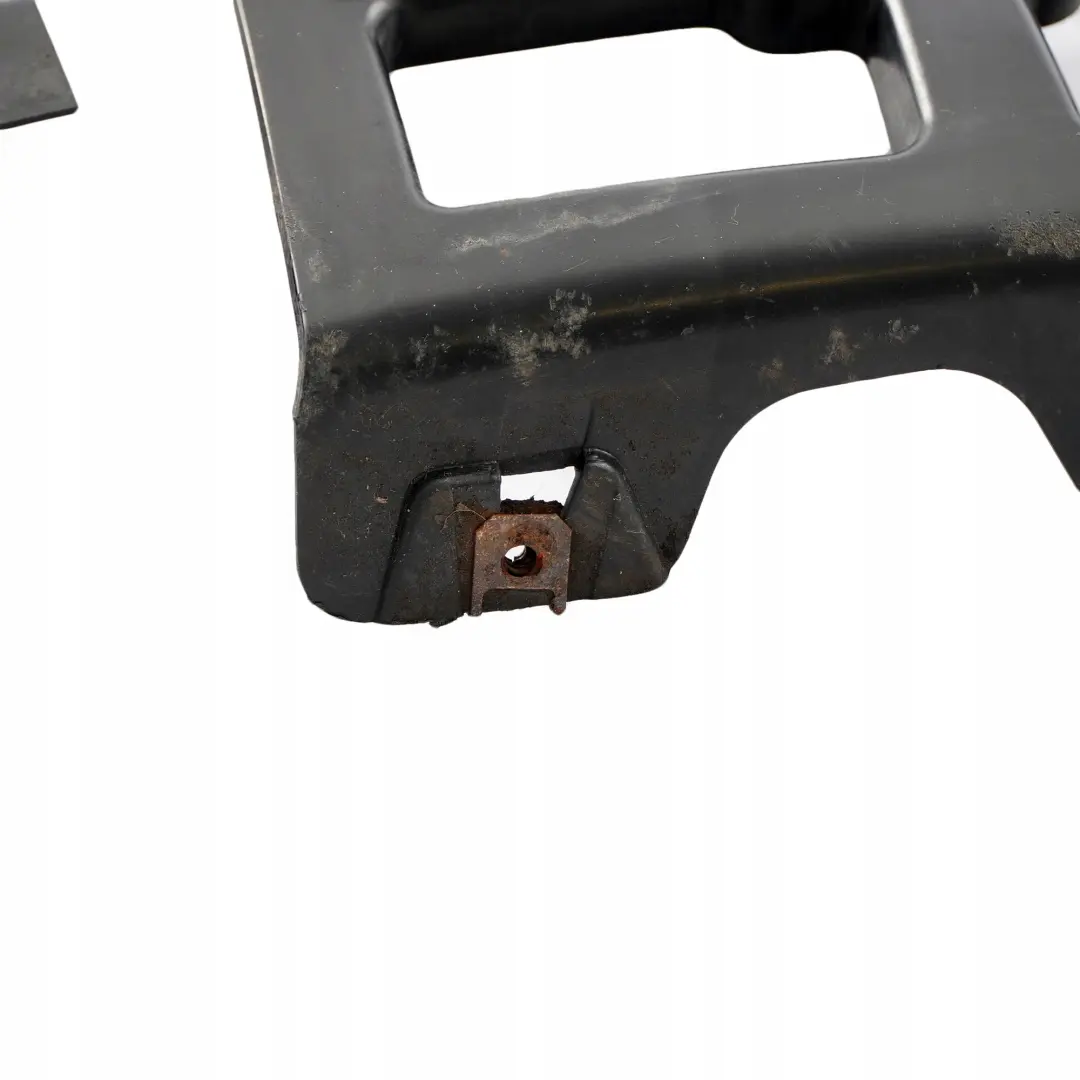 Bumper Right O/S Guide Bracket to BMW 1 Series E82 E88 1 Coupe Cabrio Rear with Part number 7170664 BMW 1 Series E82 E88 1 Coupe Cabrio Rear Bumper Right O/S Guide Bracket - SKU 7170664-1 - Part number 7170664