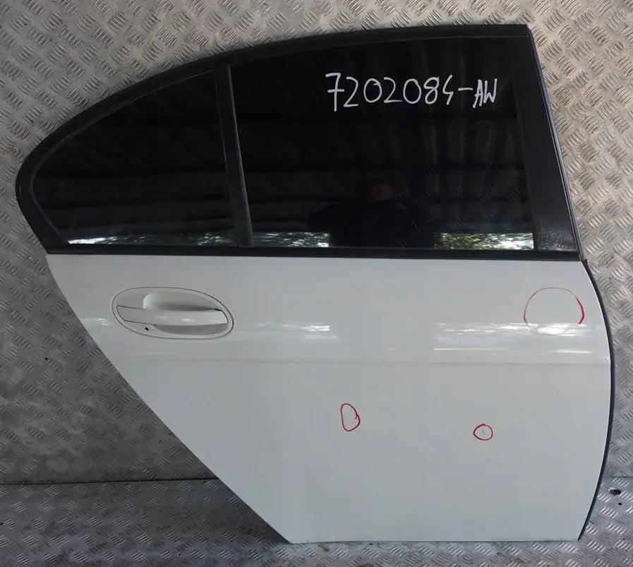 Puerta Trasera Derecha Alpinweiss Blanco Alpino - 300 para BMW E65 con número de pieza 7202084 BMW E65 Puerta Trasera Derecha Alpinweiss Blanco Alpino - 300 - SKU 7202084-AW - Número de pieza 7202084