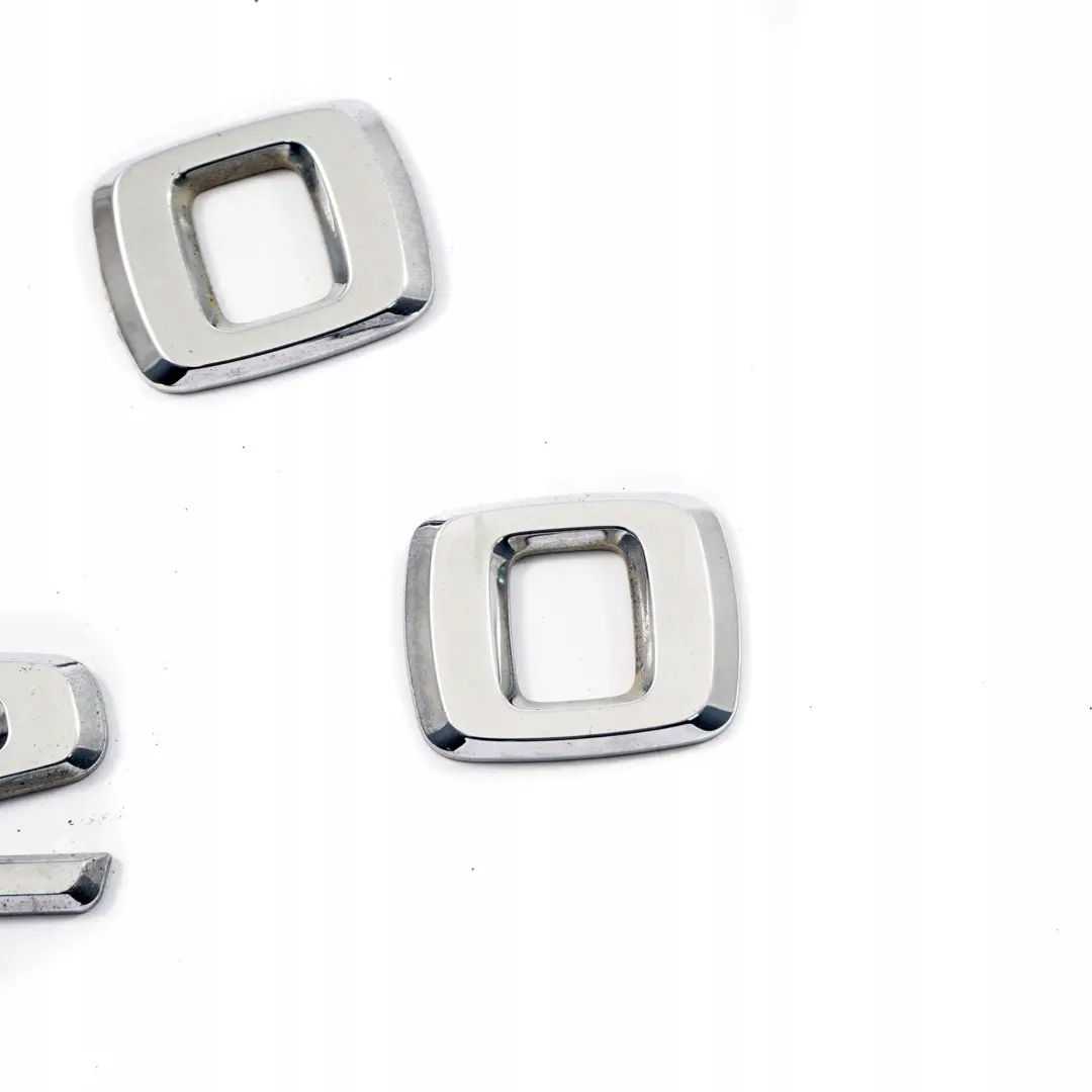 Mercedes-Benz Classe B W245 Stemma Posteriore Scritta Logo B200 per con numero di parte A1698171315 Mercedes-Benz Classe B W245 Stemma Posteriore Scritta Logo B200 - SKU A1698171315 - Numero di parte A1698171315