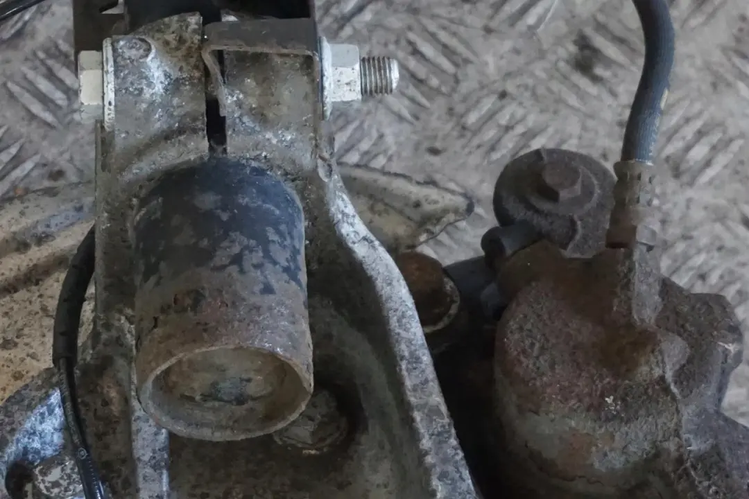 N47 143PS M Sport Stoßdämpfer Federbein Schwenklager Vorn Recht für BMW 1 E88 118d mit Teilenummer 6786028 BMW 1 E88 118d N47 143PS M Sport Stoßdämpfer Federbein Schwenklager Vorn Recht - SKU 6786028-2 - Teilenummer 6786028