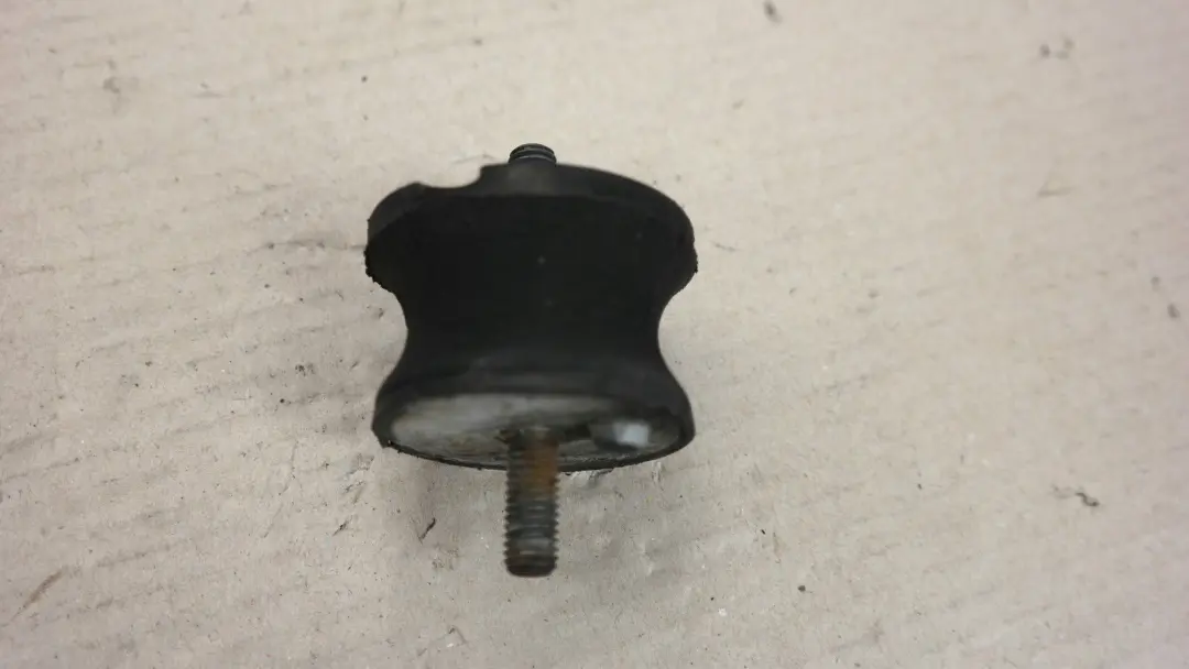 Łożysko poduszka skrzyni biegów do BMW E65 E66 E67 o numerze 22316771130 BMW E65 E66 E67 Łożysko poduszka skrzyni biegów - SKU 6771130 - Numer Części 22316771130