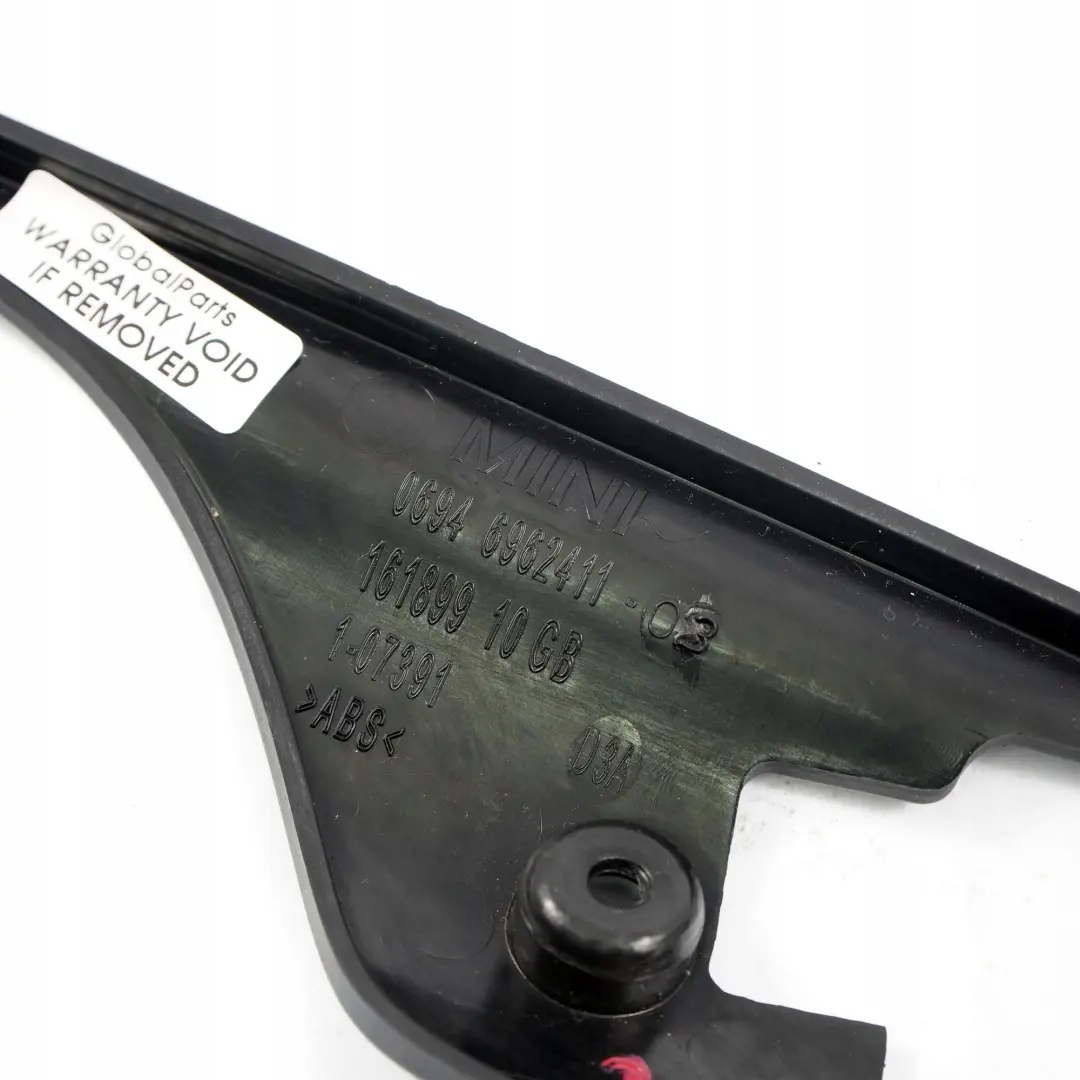 Blende Schliessbügel Rechts Kohlenschwarz Carbon für MINI Clubman R55 mit Teilenummer 6962411 MINI Clubman R55 Blende Schliessbügel Rechts Kohlenschwarz Carbon - SKU 2757581 - Teilenummer 6962411