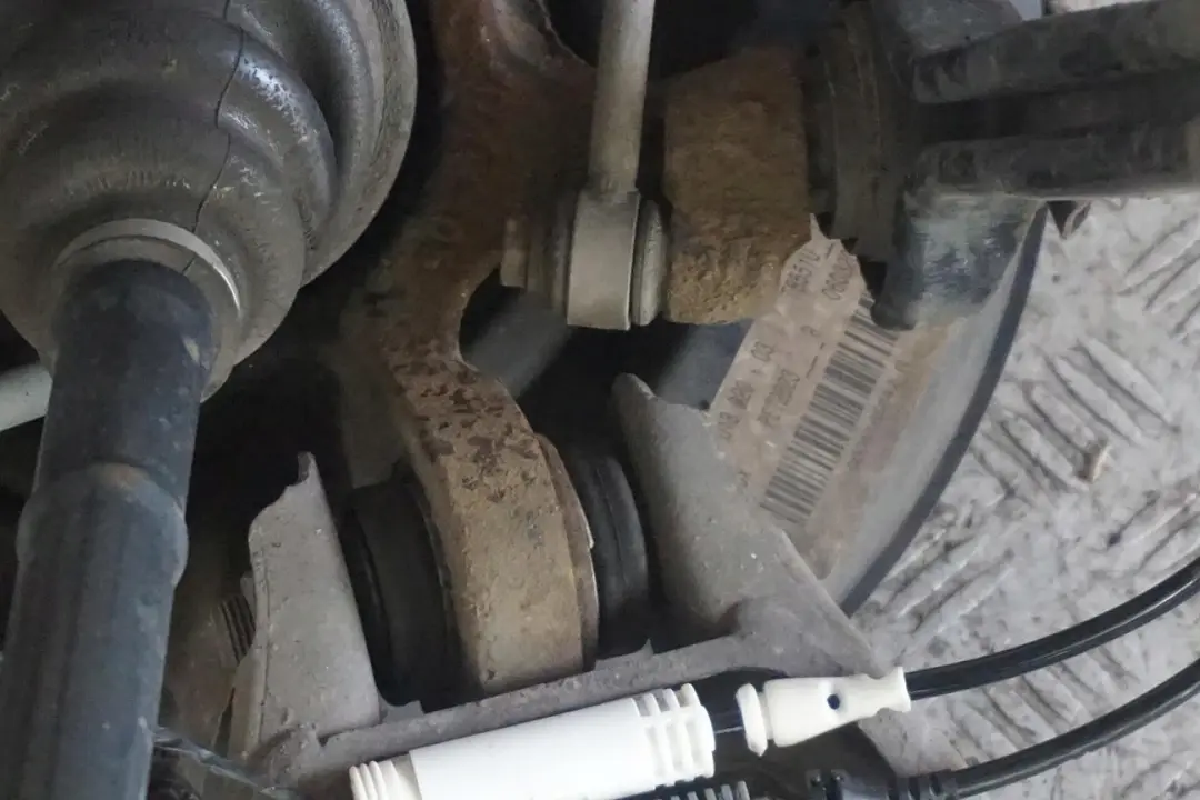 BMW 1 E87 120d M47N2 Trasera Derecha Suspensión Pierna Eje Disco de Freno - SKU 6774810-13 - Número de pieza 6774810