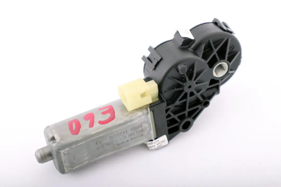 BMW 5er E60 E61 Rückenlehnenverstellung des Vordersitzes Bosch - SKU 0-390-201-999 - Teilenummer 0 390 201 999