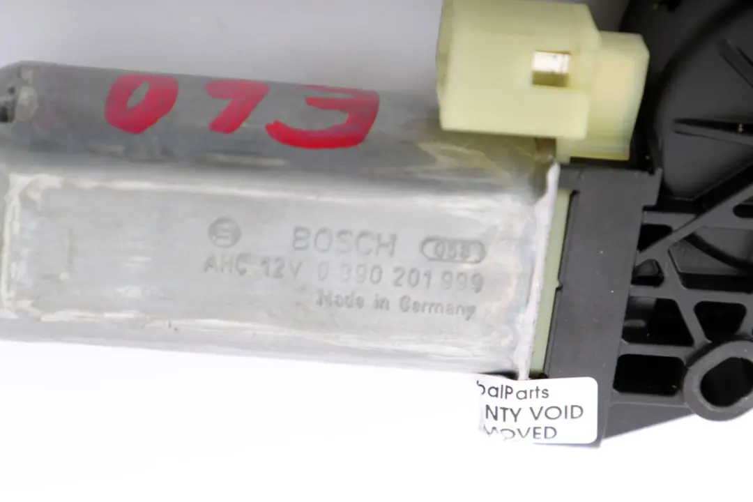 Reglage du dossier du siege avant Bosh pour BMW E60 E61 à propos du numéro de pièce 0 390 201 999 BMW E60 E61 Reglage du dossier du siege avant Bosh - SKU 0-390-201-999 - Numéro de pièce 0 390 201 999