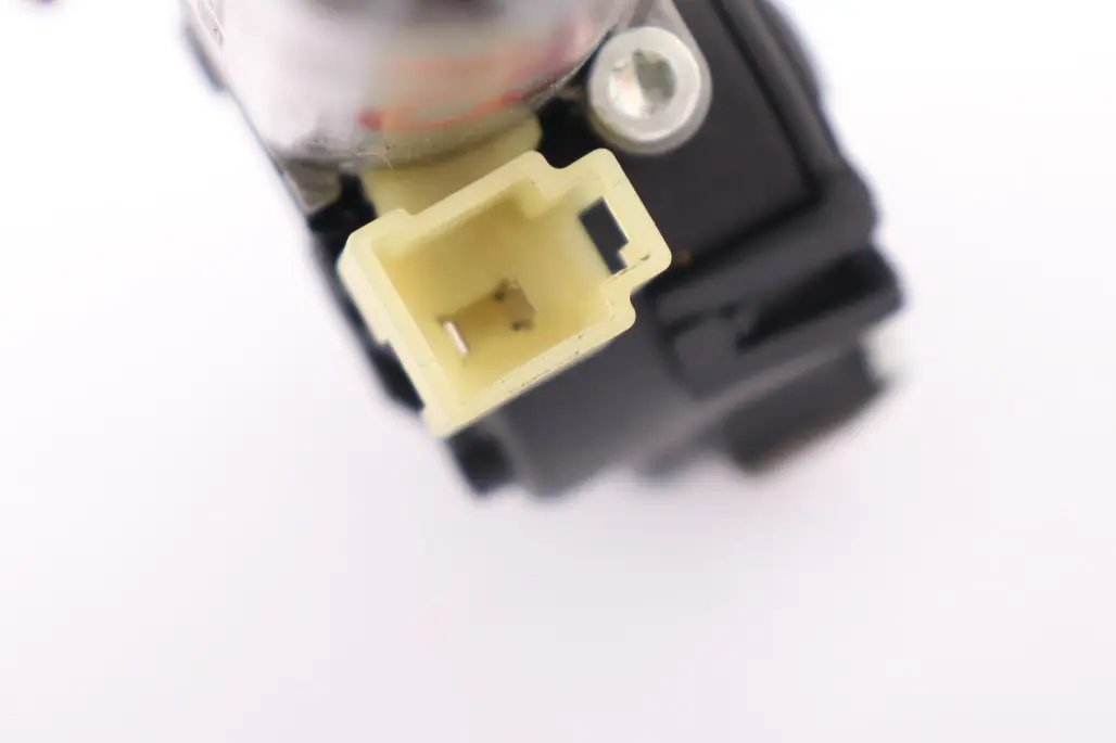 BMW E60 E61 Reglage du dossier du siege avant Bosh - SKU 0-390-201-999 - Numéro de pièce 0 390 201 999