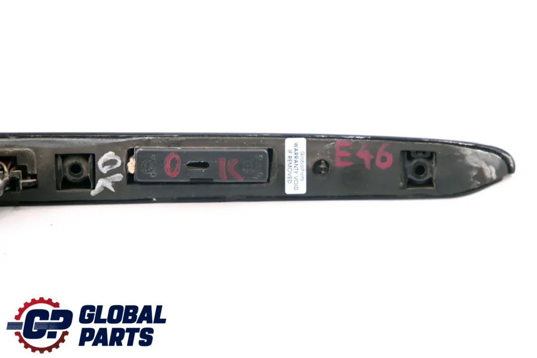 Griffleiste Heckklappe Black Sapphire Metallic für BMW 3 er E46 mit Teilenummer 0000051 BMW 3 er E46 Griffleiste Heckklappe Black Sapphire Metallic - SKU 0000051-BS - Teilenummer 0000051