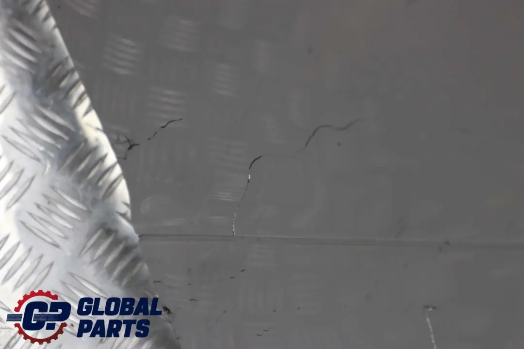 Bumper Trim Panel Titansilber Silver - 354 to BMW 3 E46 Saloon M Sport Rear with Part number 0002105 BMW 3 E46 Saloon M Sport Rear Bumper Trim Panel Titansilber Silver - 354 - SKU 0002105-TS - Part number 0002105