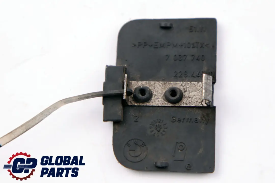 Flap Towing Eye Rear Bumper Topasblau Metallic 7037740 to BMW 3 Series E46 Saloon with Part number 0002106 BMW 3 Series E46 Saloon Flap Towing Eye Rear Bumper Topasblau Metallic 7037740 - SKU 2106 - Part number 0002106