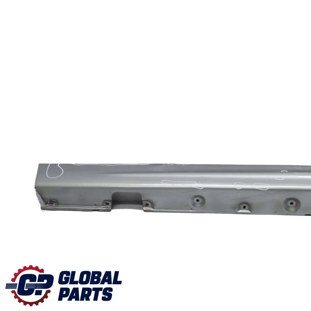 Faldon lateral izquierdo Panel De patada Silbergrau Gris - A08 para BMW E46 M Sport con número de pieza 0002126 BMW E46 M Sport Faldon lateral izquierdo Panel De patada Silbergrau Gris - A08 - SKU 0002126-SBG - Número de pieza 0002126